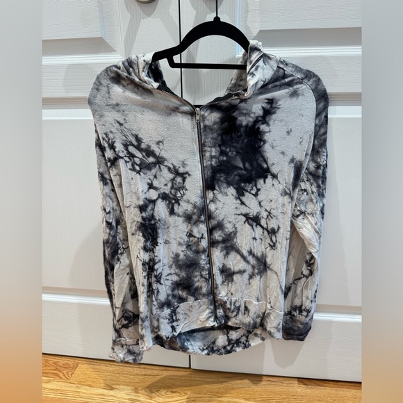 Vintage Havana Black and Gray Tie-Dye Sweater - Picture 4 of 7